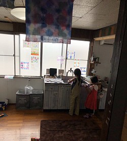 アトリエ　子供デザイナーがお仕事中